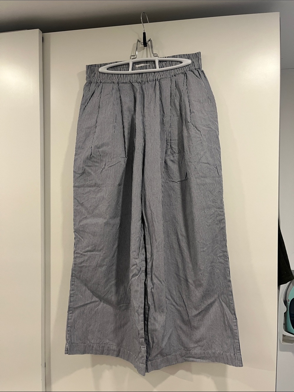 Kowtow Relaxed Fit Women’s Striped White and Blue Pants